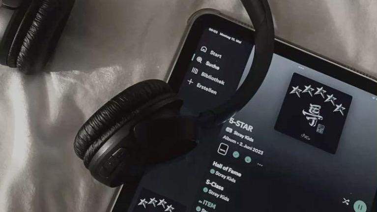 Nhìn lyrics đoán tên bài hát ‧₊˚♪ 𝄞₊˚⊹